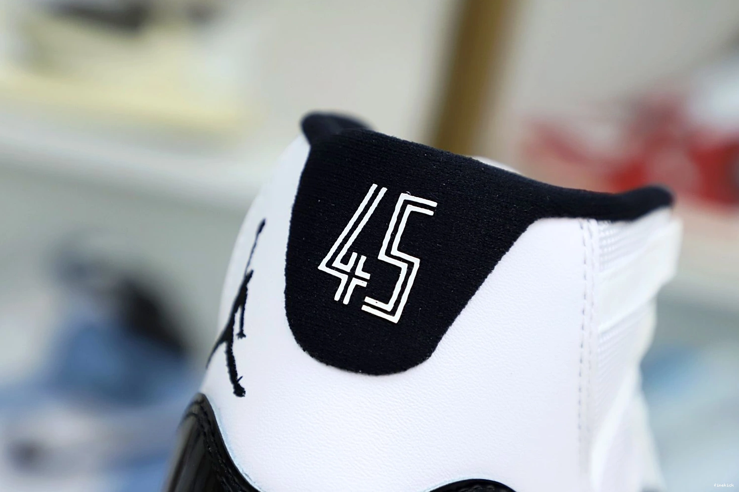 RETRO JORDAN 2018 11 AIR 'CONCORD' 0110